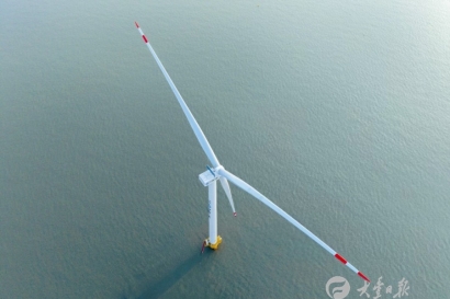 江苏最大“风车”转起来 转一圈发电29千瓦时