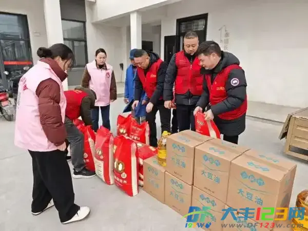 大丰红色驿站：寒冬情意浓 看望老人暖人心