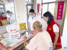大中街道城区计生协开展夏日“送清凉”活动