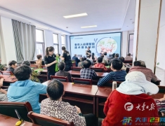 大桥镇开展老年人智能手机实操培训