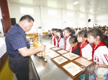 草堰镇非遗进校园活动筑牢爱国根基