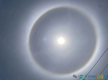 今天刷爆朋友圈的太阳戴上了“美瞳”