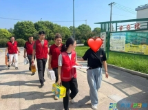 姐姐，我长大后也要像你们一样帮助别人