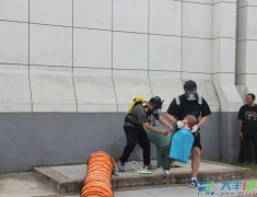 三龙镇开展有限空间警示教育暨应急救援专项演练