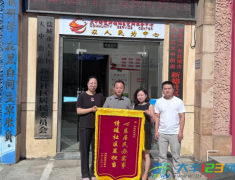 新德社区张波：自掏腰包安装充电棚 为民解难赢得赞誉声声