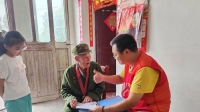 红色驿站组织志愿者开展看望慰问老党员公益活动