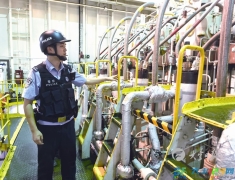 盐城边检站规范检查 保障通关顺畅
