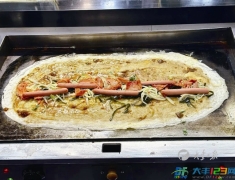 超长鸡蛋饼新鲜“出圈” 大丰新晋美食等你品尝