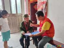 红色驿站组织志愿者开展看望慰问老党员公益活动