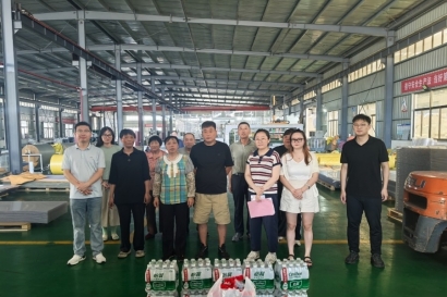 大桥镇开展企业高温慰问活动