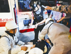 船员突发疾病 边检开通“紧急通道”